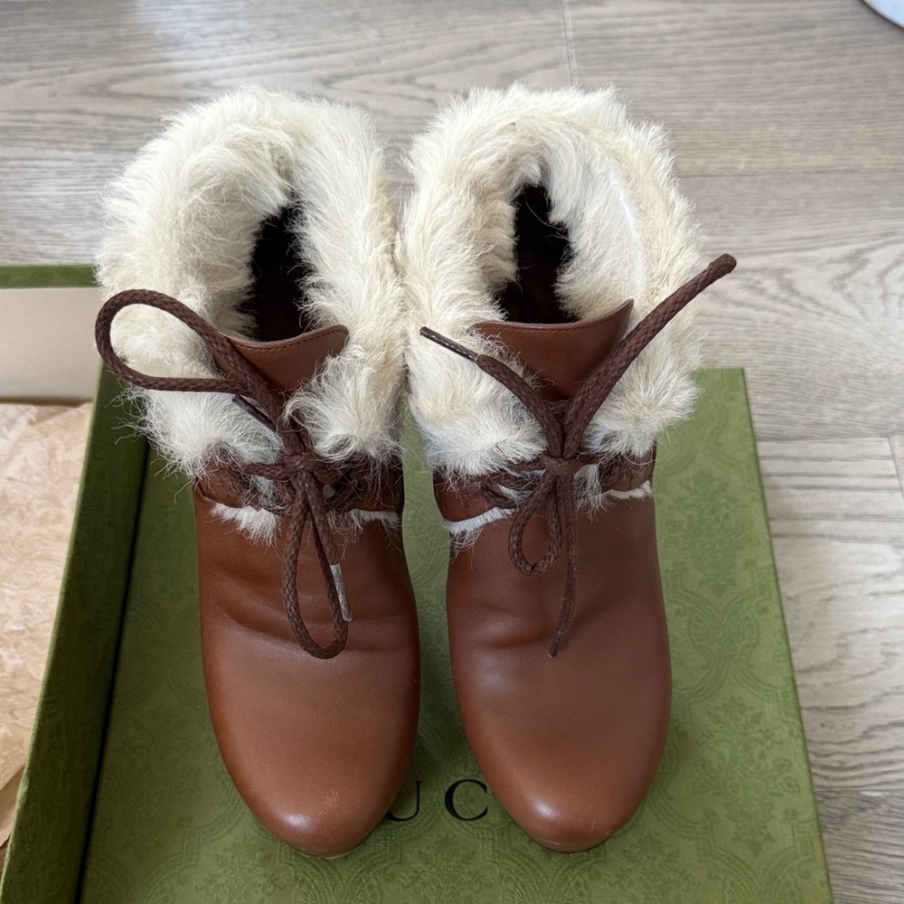 Gucci Women's Brown Leather Fur-Trimmed Boots - Picture 2 of 6